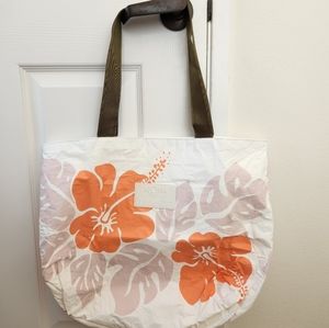 Aloha Collection Big Island Hibiscus Day Tripper